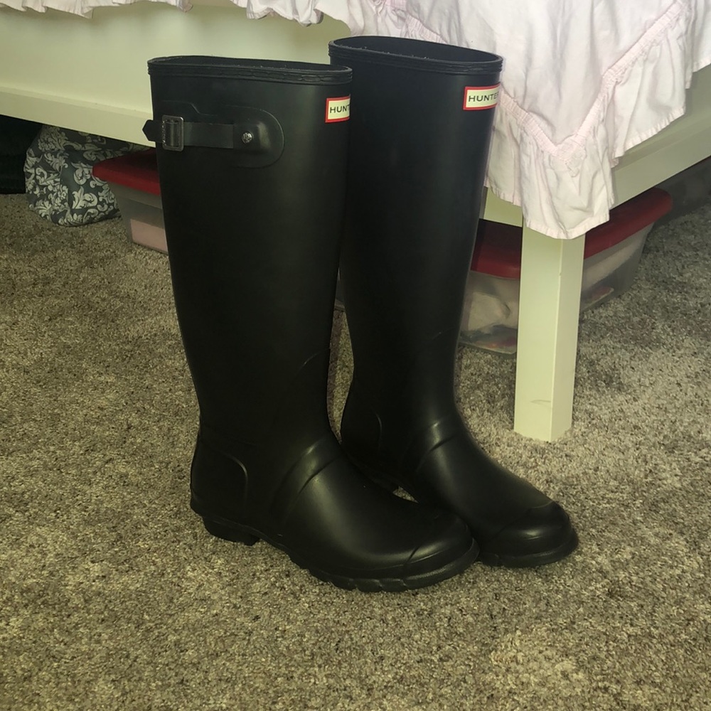 Hunter Black Tall Gloss Rain Boots